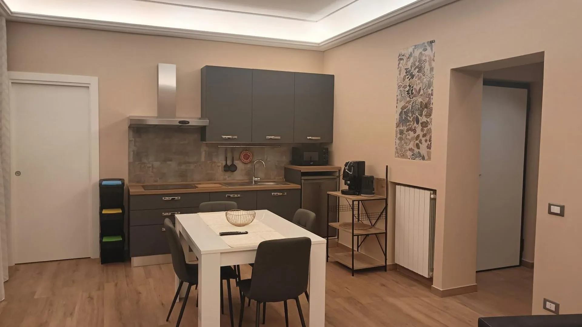 Borgese Apartments 巴勒莫 0*,